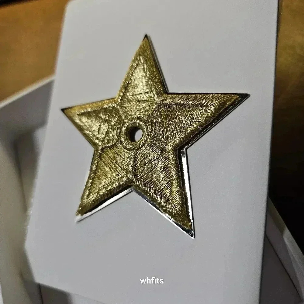Christian Dior Gold Star Pin New in Box! - Picture 3 of 4